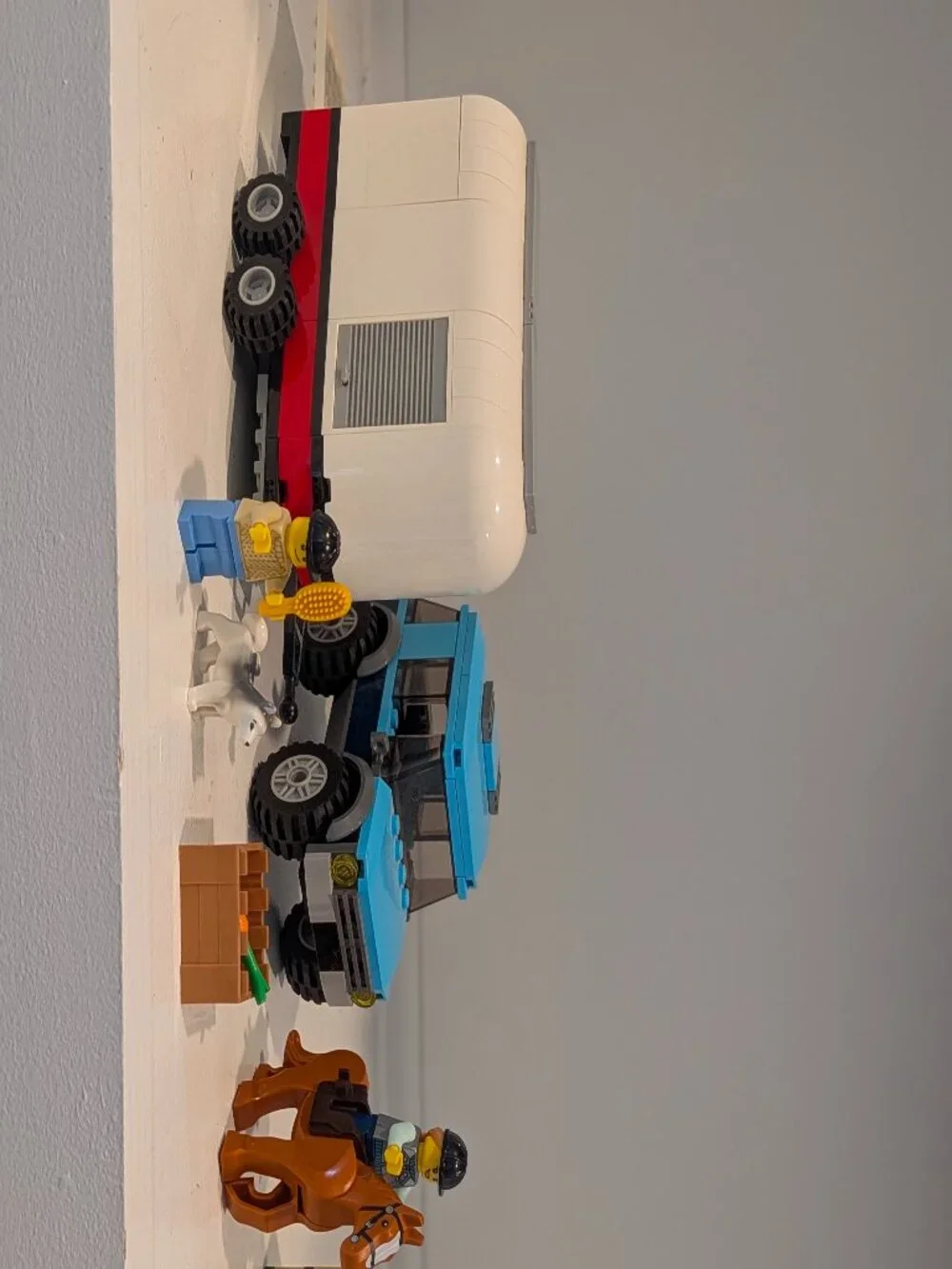 LEGO City Horse Transporter 60327 - 100% Complete Excellent Condition